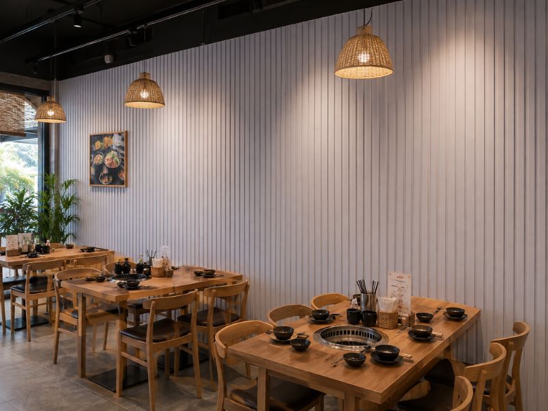 Tấm ốp lam 3 sóng thấp K-11 tại nhà hàng
